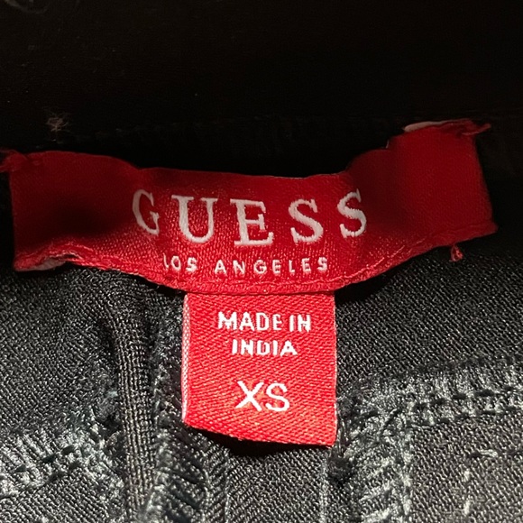 GUESS BLACK STRETCH PANTS WITH FRONT & BACK SLIT POCKETS. PULL ON. SIZE XS. - Picture 9 of 9